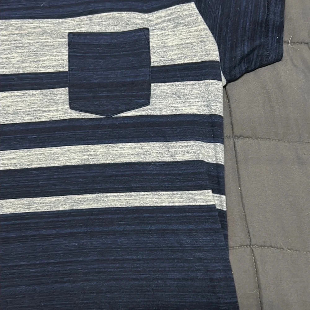 American Eagle Pocket Tee - Picture 5 of 8
